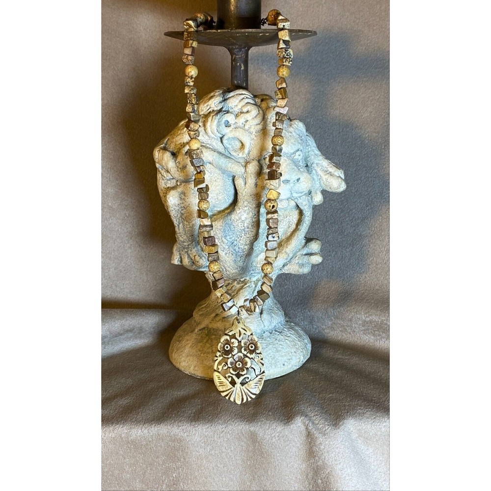 Necklace of Agate Chips With Oval Butterfly and Flower Pendant